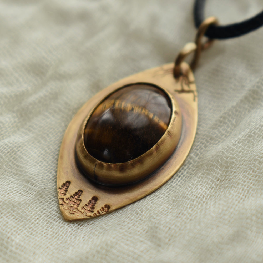handmade tigers eye pendant necklace in solid brass