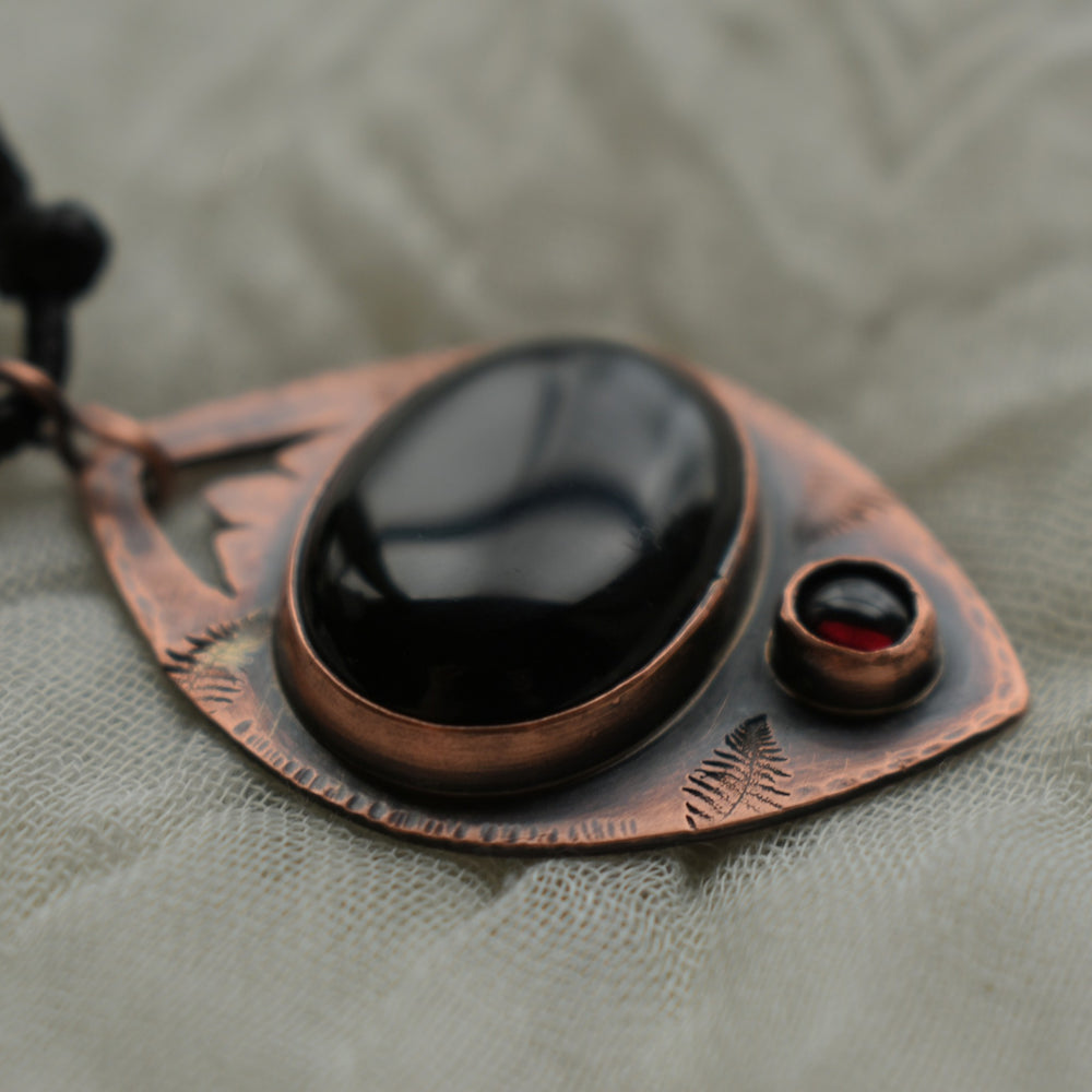 handmade black onyx and garnet pendant necklace