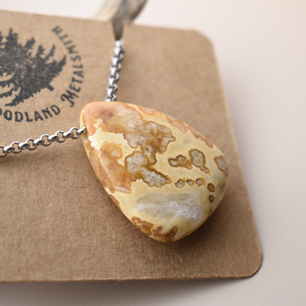 Tubal Agate Pendant Necklace