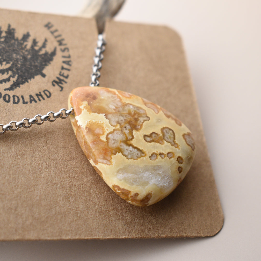 Tubal Agate Pendant Necklace