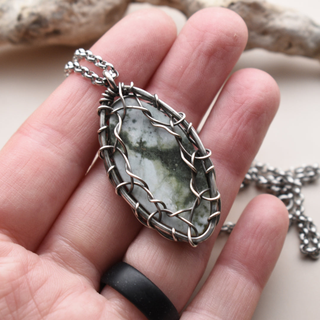 Serpentine Pendant Necklace in Sterling Silver