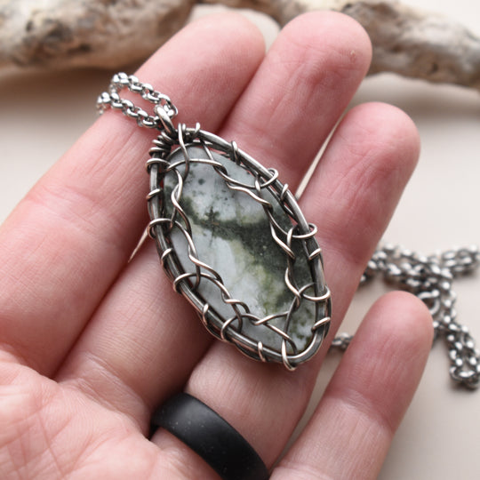 Serpentine Pendant Necklace in Sterling Silver