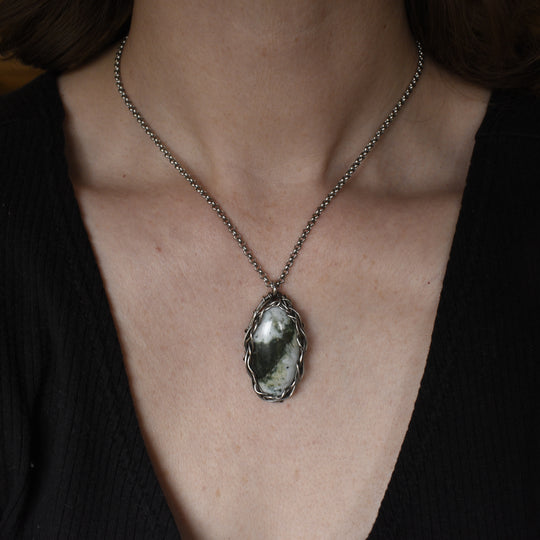 Serpentine Pendant Necklace in Sterling Silver