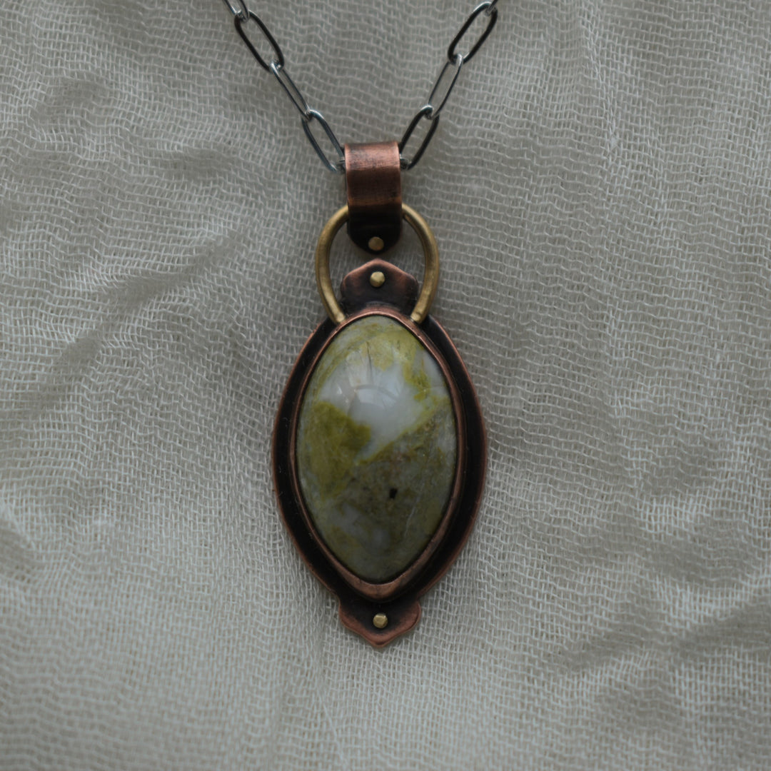 green Serpentine mixed metal pendant necklace