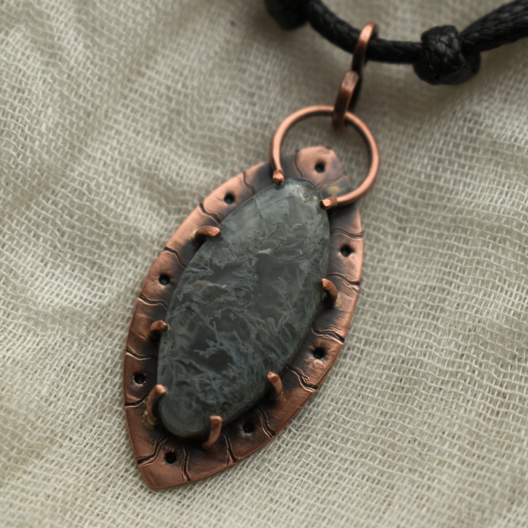 moss agate copper pendant necklace set with prongs