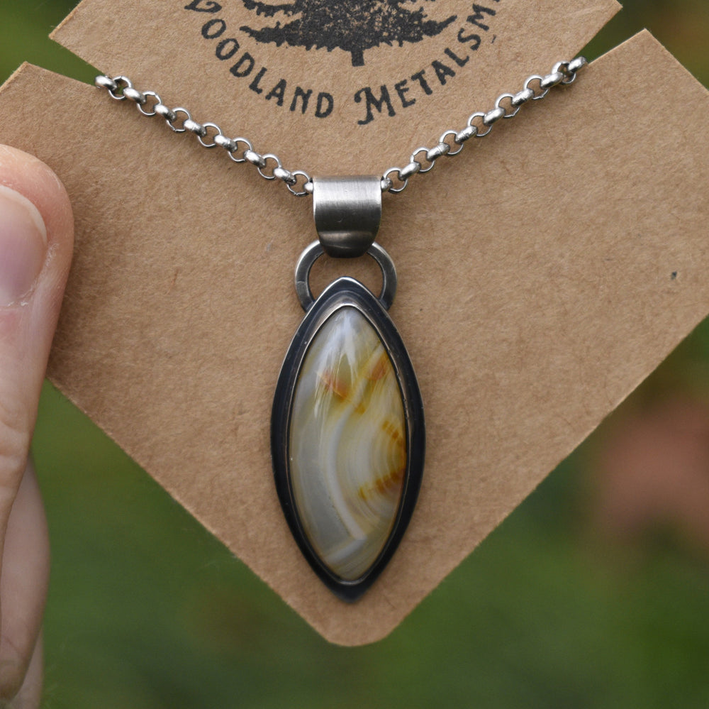 carneiian agate and silver pendant necklace