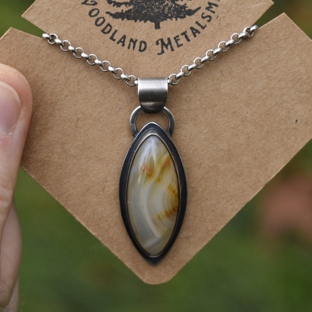 carneiian agate and silver pendant necklace