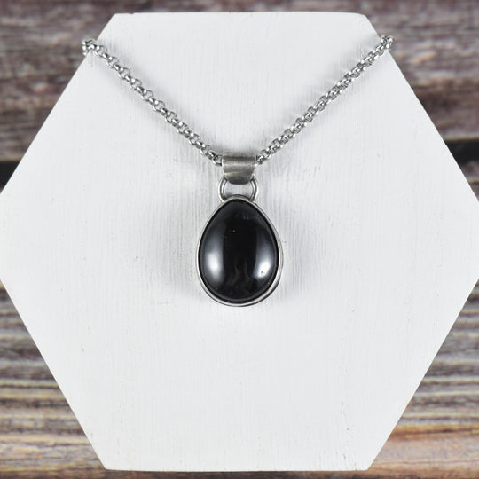 sparkly garnet pendant necklace in Sterling silver